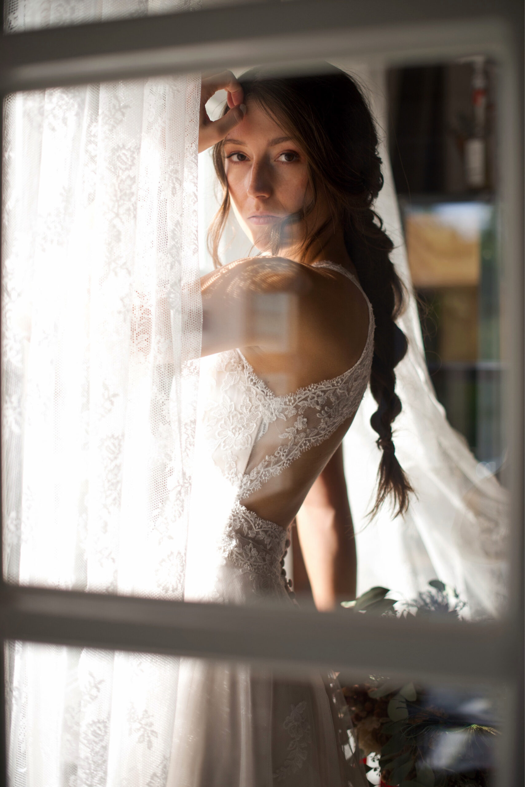 Model während eines Brautmodenshootings